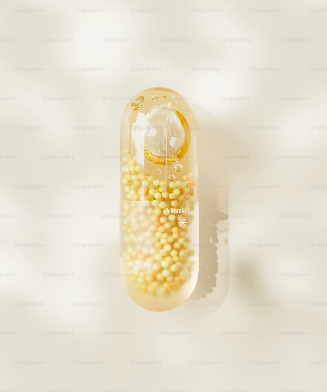 盯着拾荒老人不放,是怜悯?还是想遮羞?